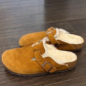 Birkenstock Tan Clogs